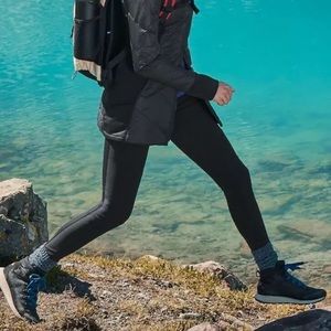 NWT Athleta Headlands Hybrid Trek Tight - NWT 4